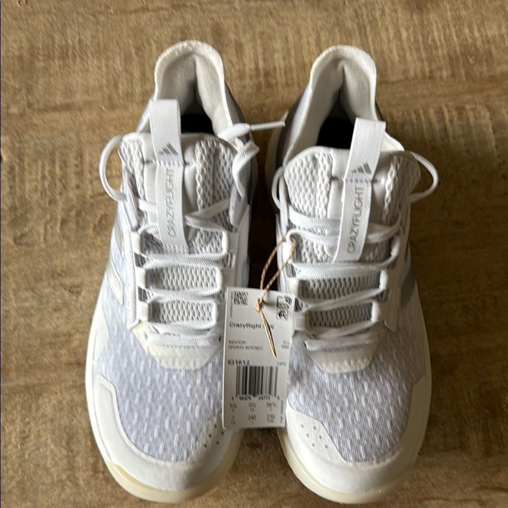 Women's Adidas Crazyflight Jetboost Volleyball
Size 7
NWT